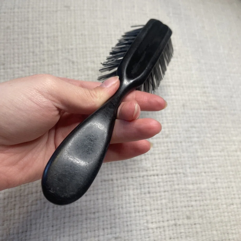 Vintage Hair Brush DeTangle v7 Black 7 Row‎ Plastic Bristle Round Brush USED